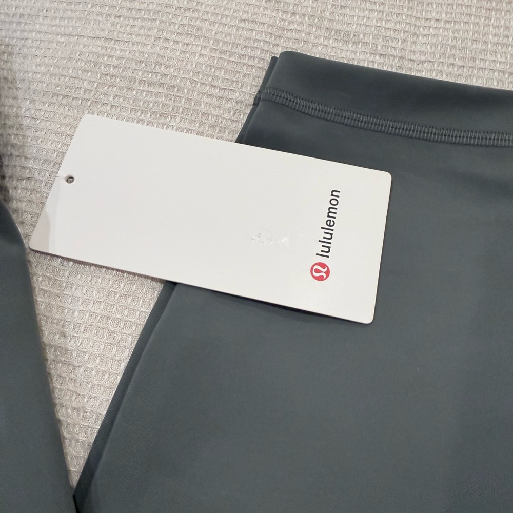 NWT Lululemon Wunder Train V-Back Leggings 25”-Size 6 - Picture 2 of 7